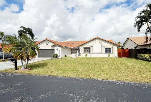 15561 Carriage Court, Davie, FL 33331