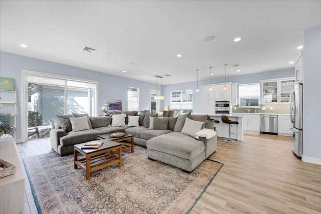 120 W Bay Cedar Circle, Jupiter, FL 33458