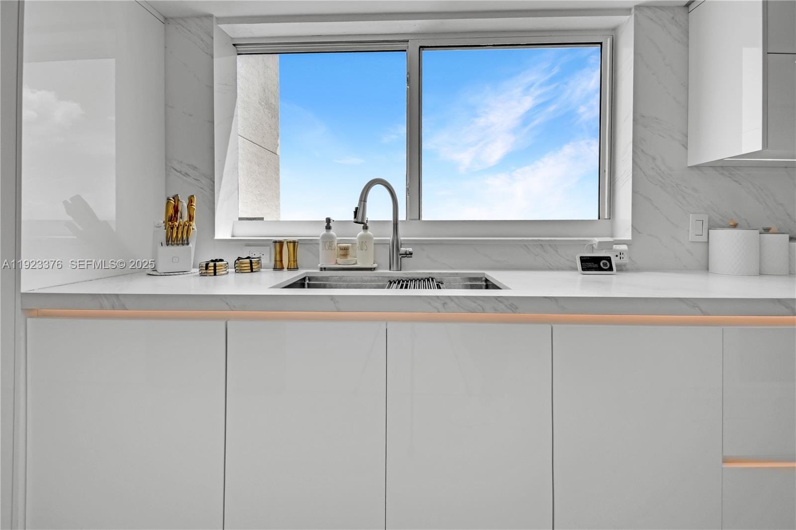 1800 N Bayshore Drive 2201, Miami, FL 33132 photo 3