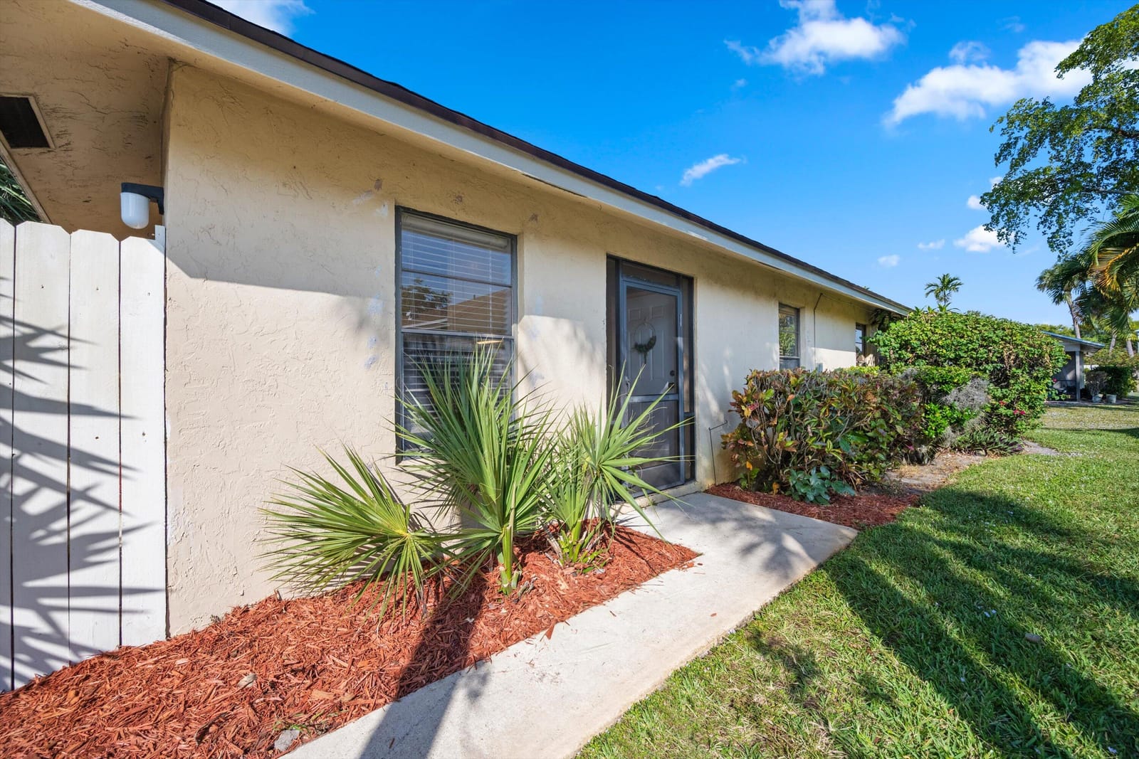 197 SE 1st Circle 15b — photo 3