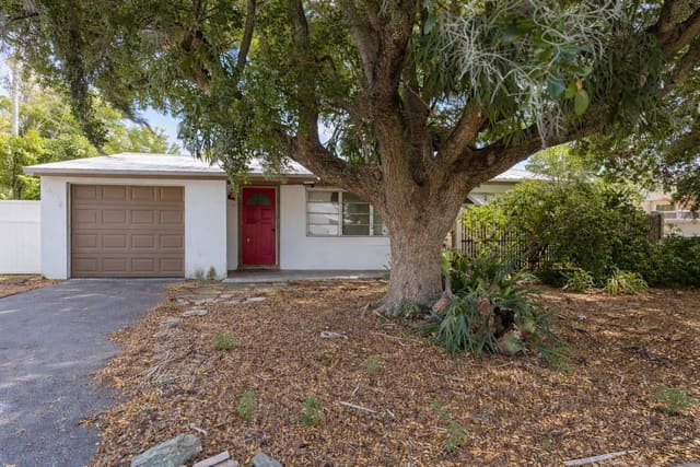 1404 SW 1st Avenue, sold in Coral Manor, Deerfield Beach, FL