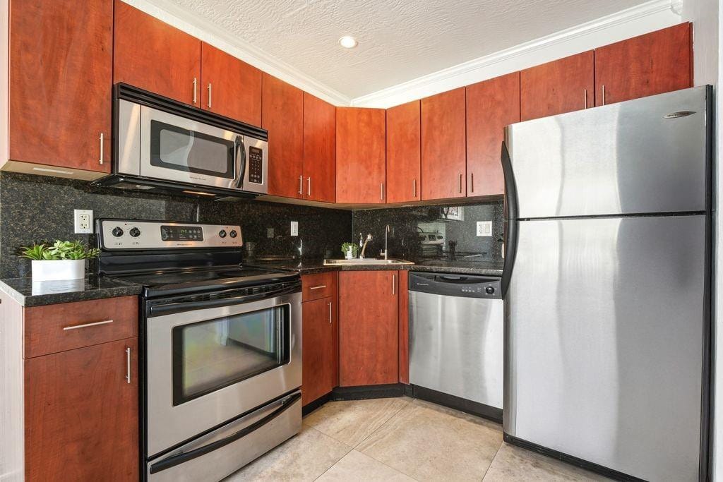 1856 NE 46th Street F7 — photo 2