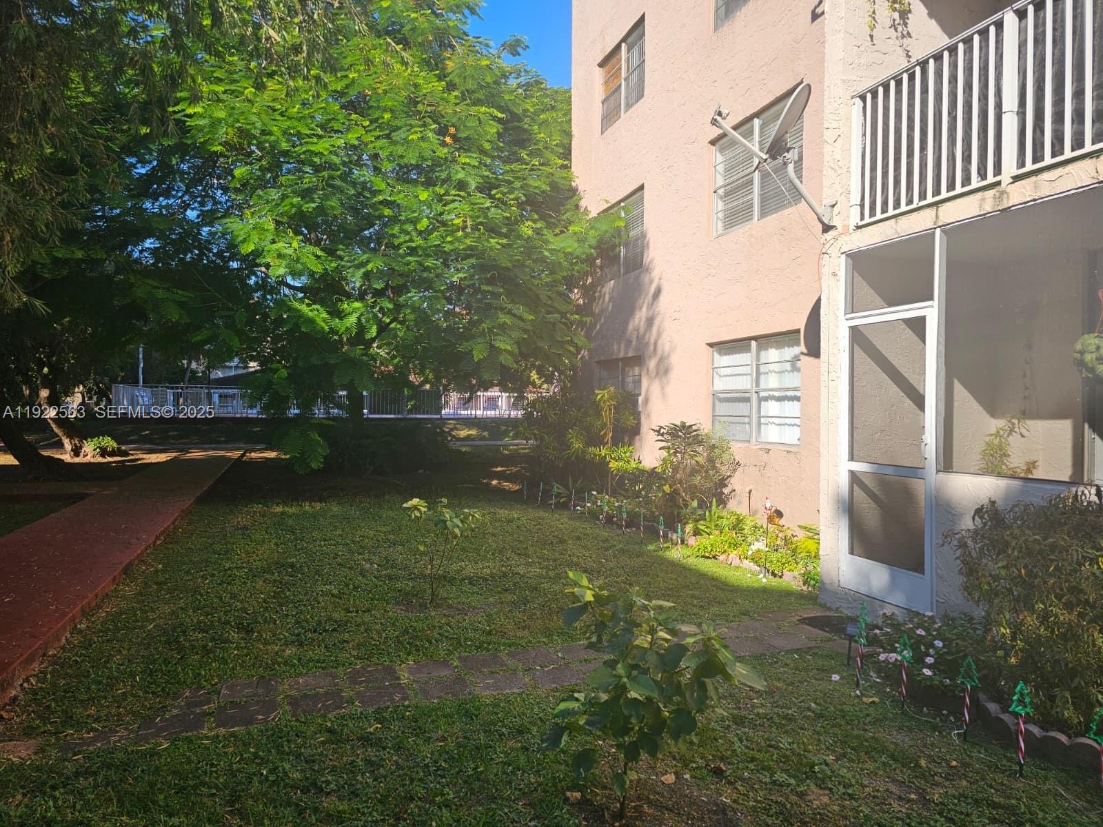 8411 NW 8th Street 111, Miami, FL 33126, Miami