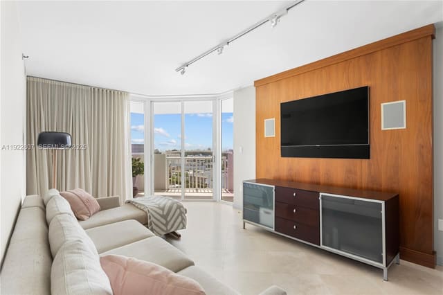 1621 Bay Road 807, sold in Bayview Plaza Condo, Miami Beach, FL