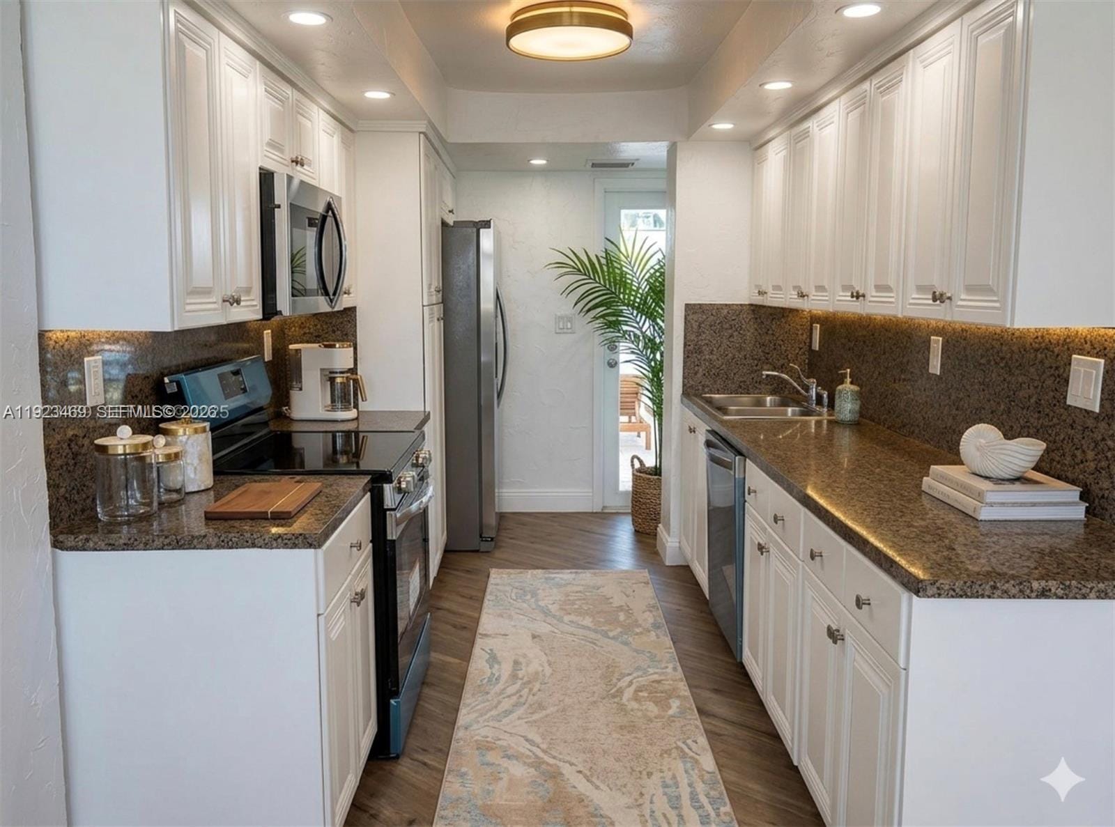 100 Golden Isles Drive 605 — photo 4