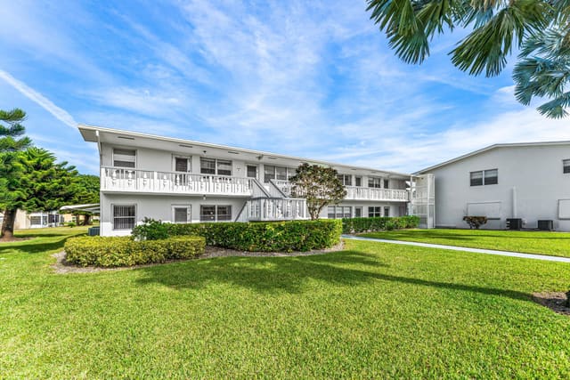 87 Salisbury D, sold in Century Village / Salisbury Condos, West Palm Beach, FL