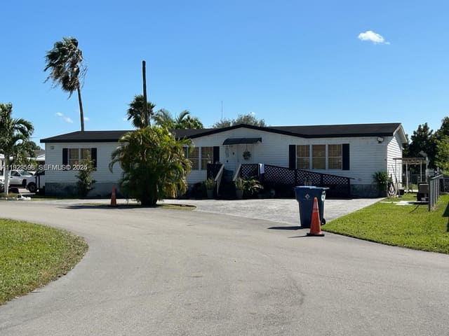 19800 SW 180, Miami, FL 33187