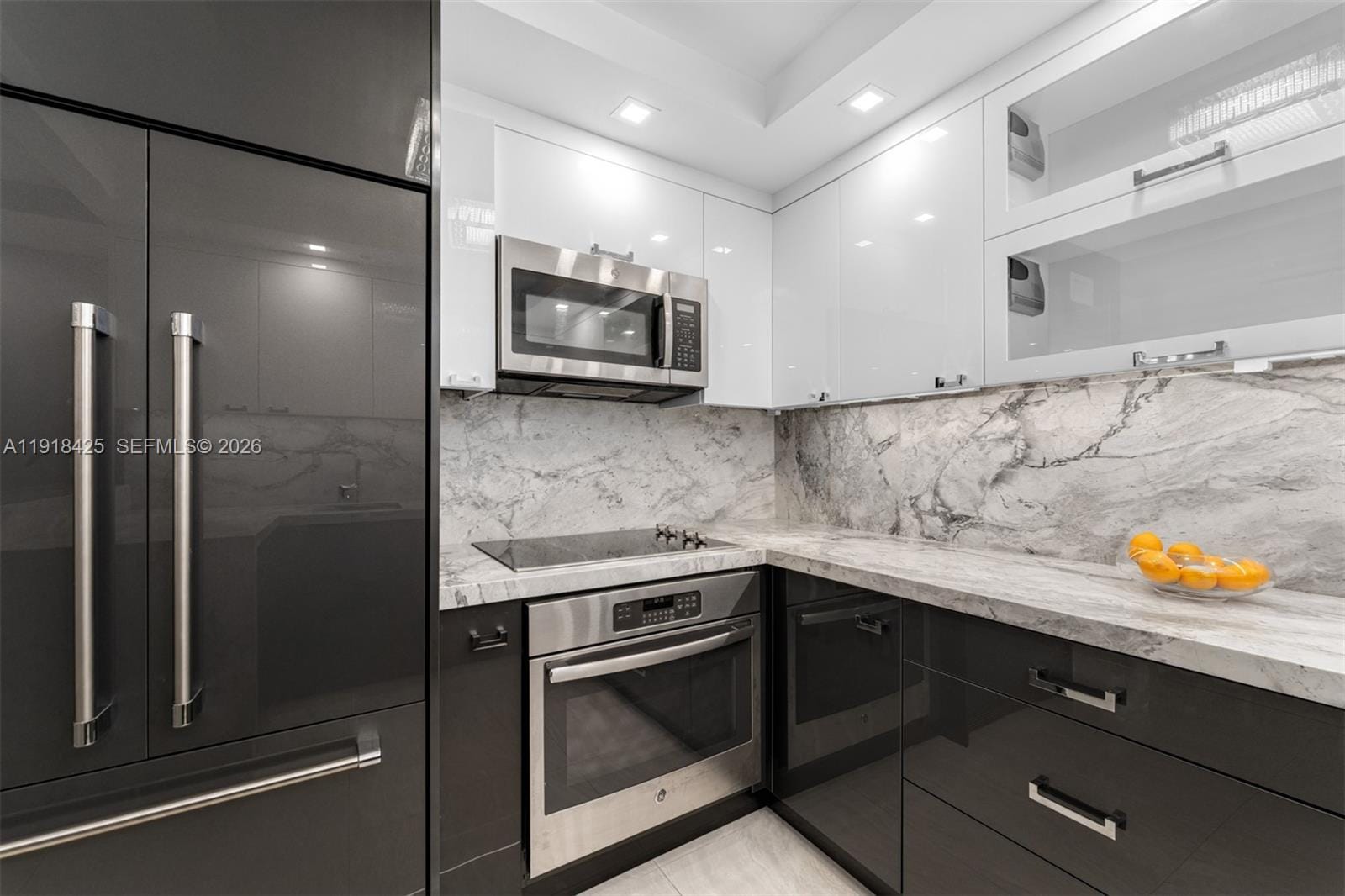 5225 Collins Avenue 603 — photo 9