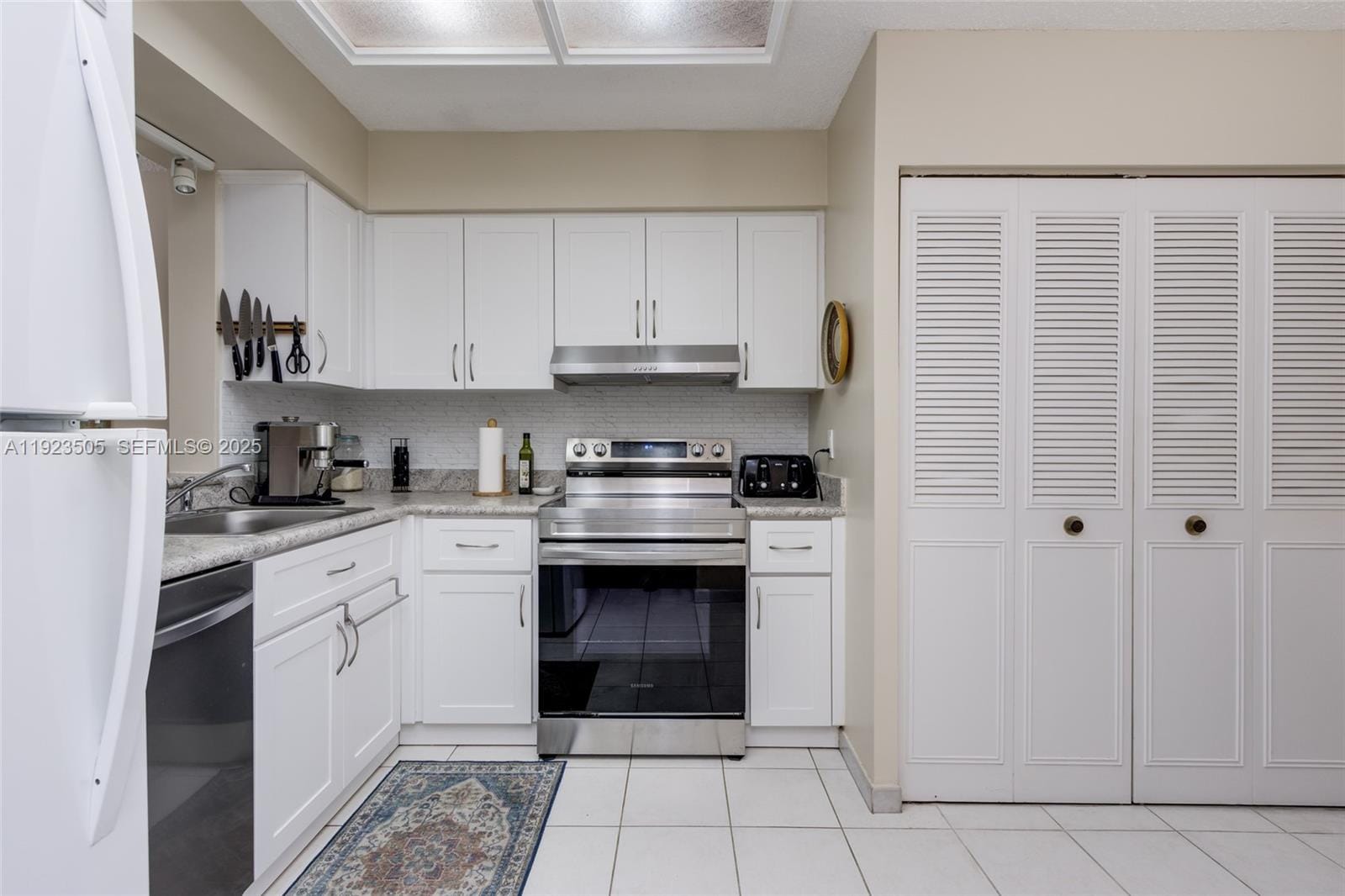 7300 Lake Cir Drive 303, Margate, FL 33063 photo 8