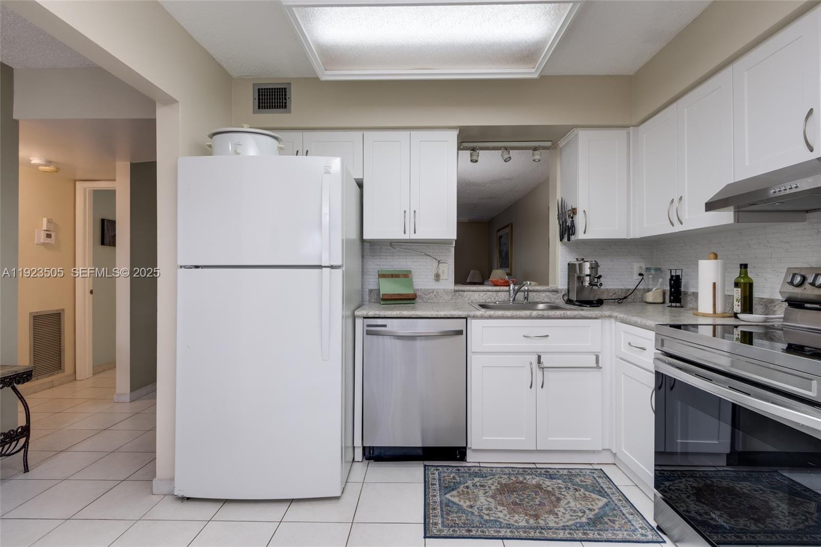 7300 Lake Cir Drive 303, Margate, FL 33063 photo 9