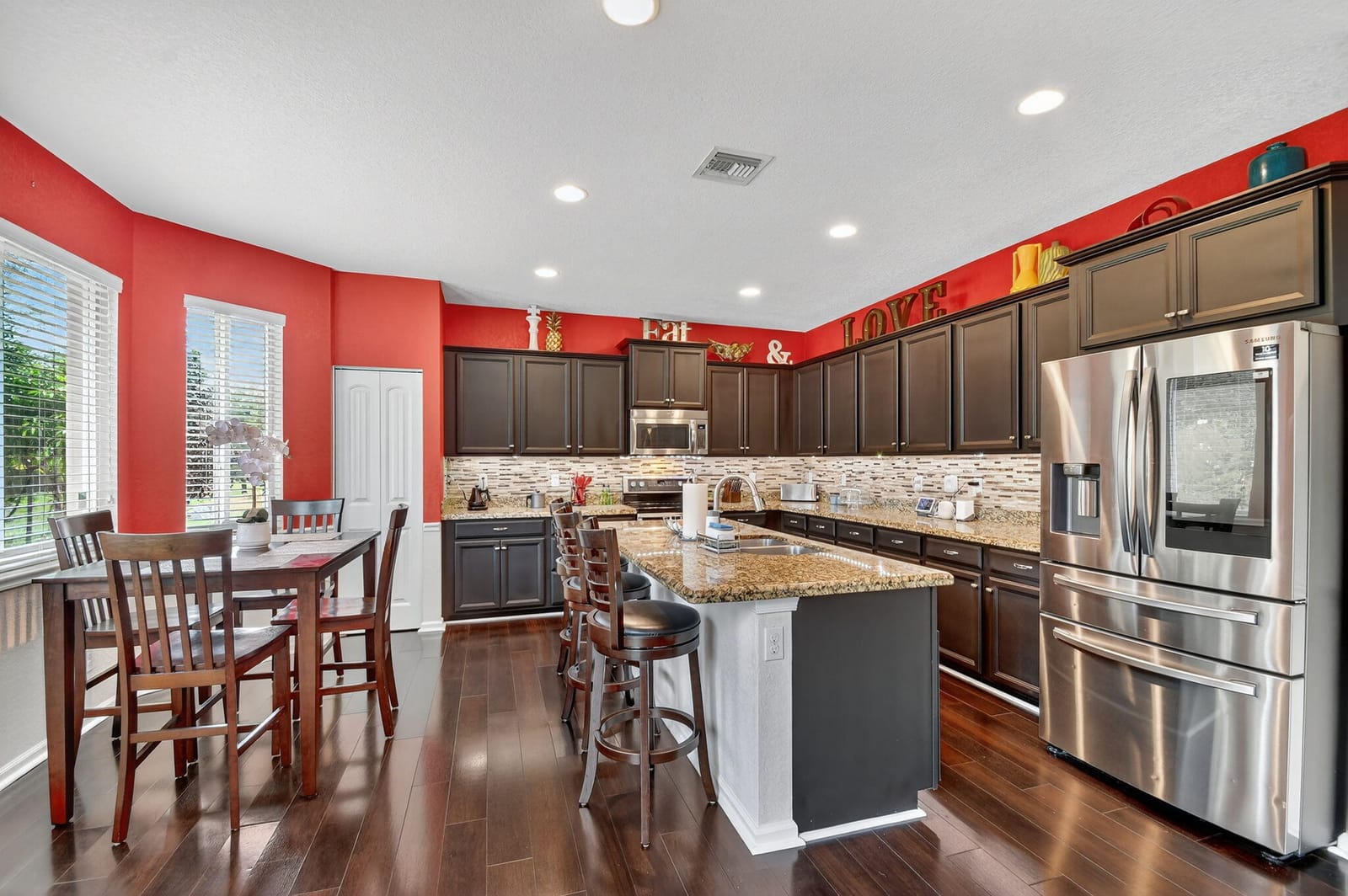 830 Palm Tree Lane, Haverhill, FL 33415 photo 4
