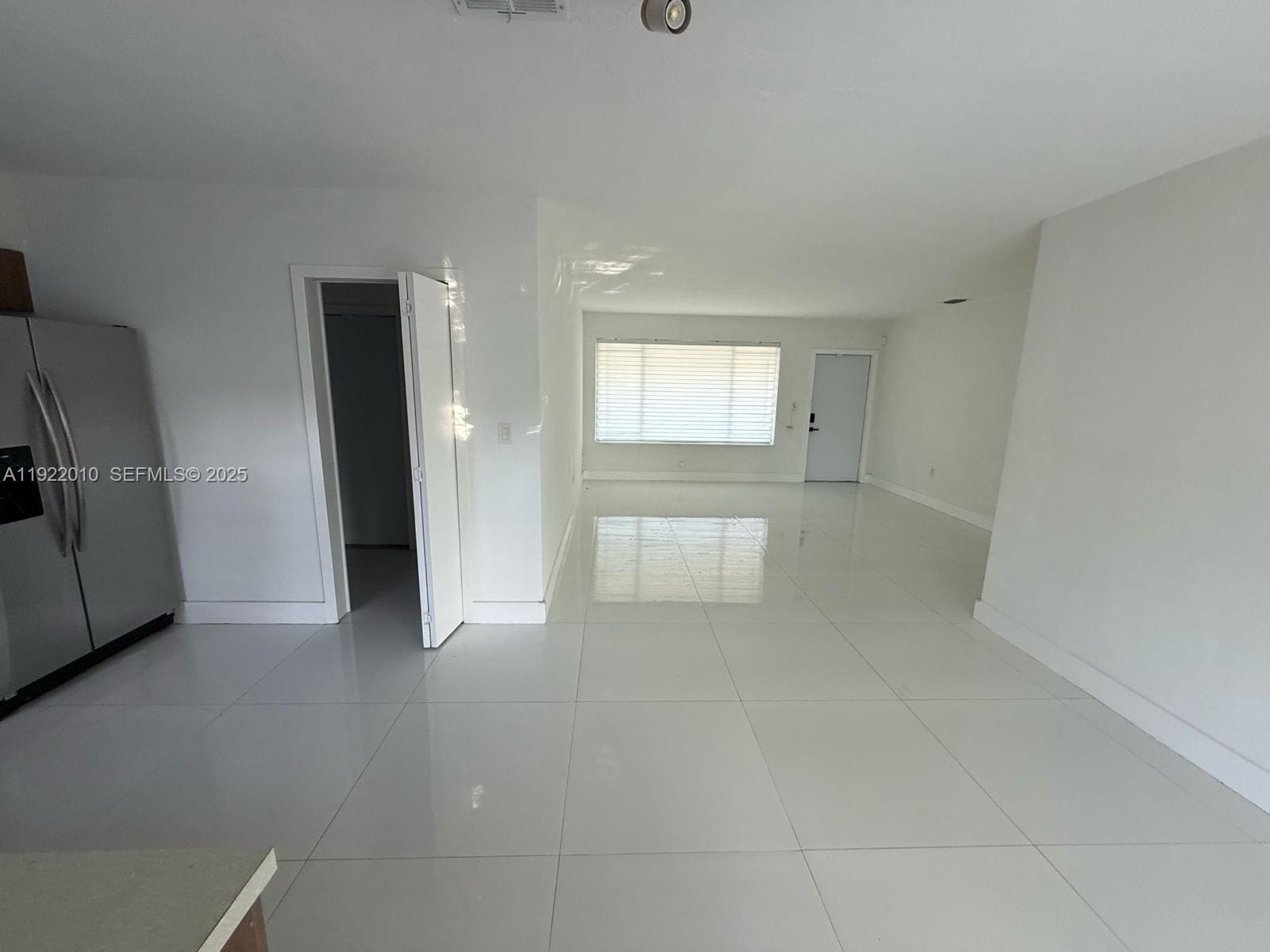 2340 Jamaica Drive — photo 12