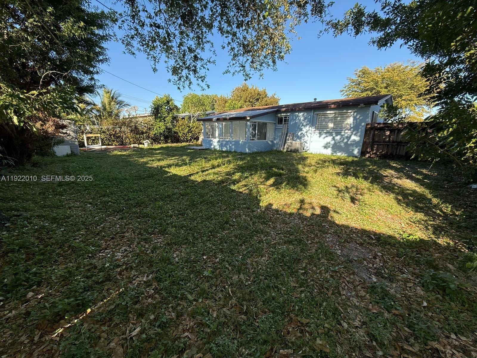 2340 Jamaica Drive — photo 5