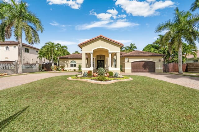 13163 SW 191st Terrace, sold in Valencia Acres, Miami, FL