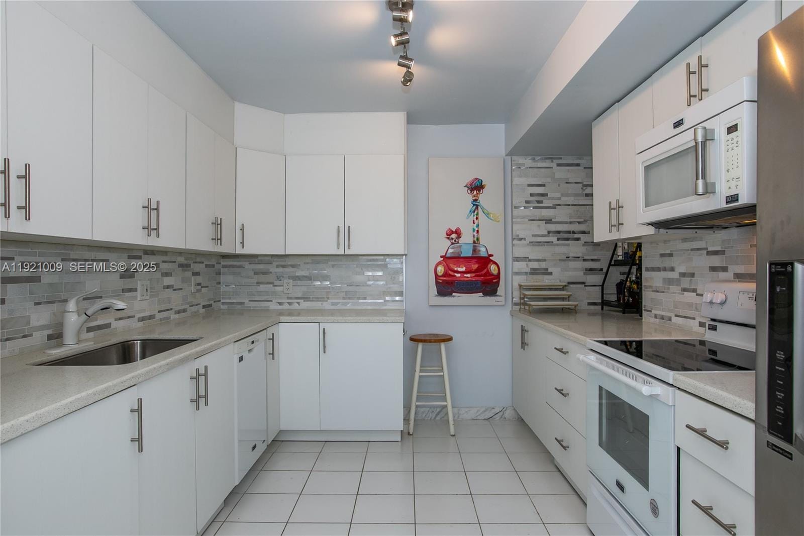 1800 NE 114th Street 603 — photo 10