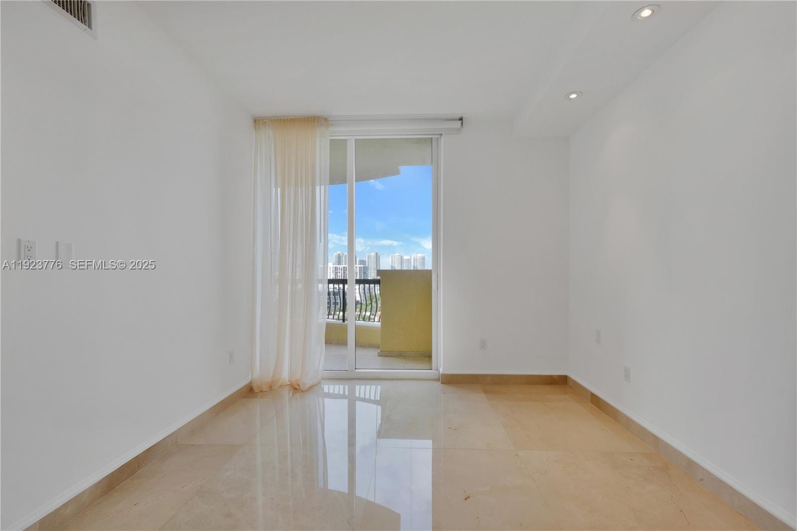 17875 Collins Avenue 905, Sunny Isles Beach, FL 33160 photo 28