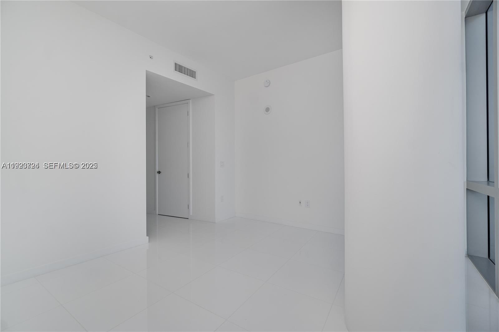 851 NE 1st Avenue 4911, Miami, FL 33132 photo 19