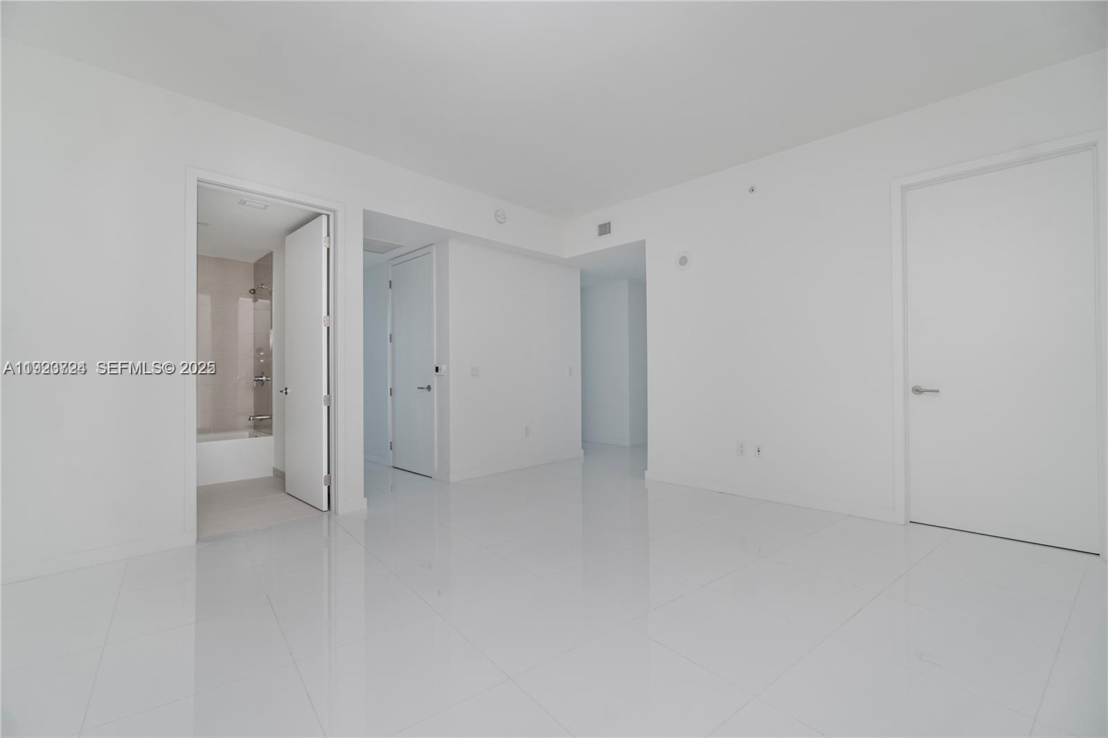 851 NE 1st Avenue 4911, Miami, FL 33132 photo 21