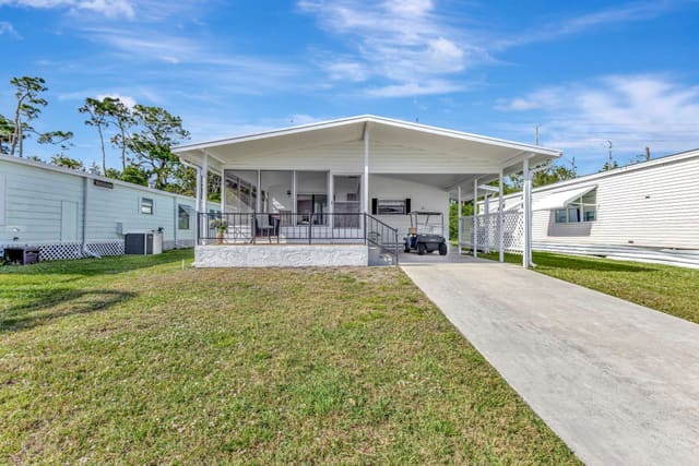 31 La Puerta Del Norte, sold in Spanish Lakes Country Club, Fort Pierce, FL