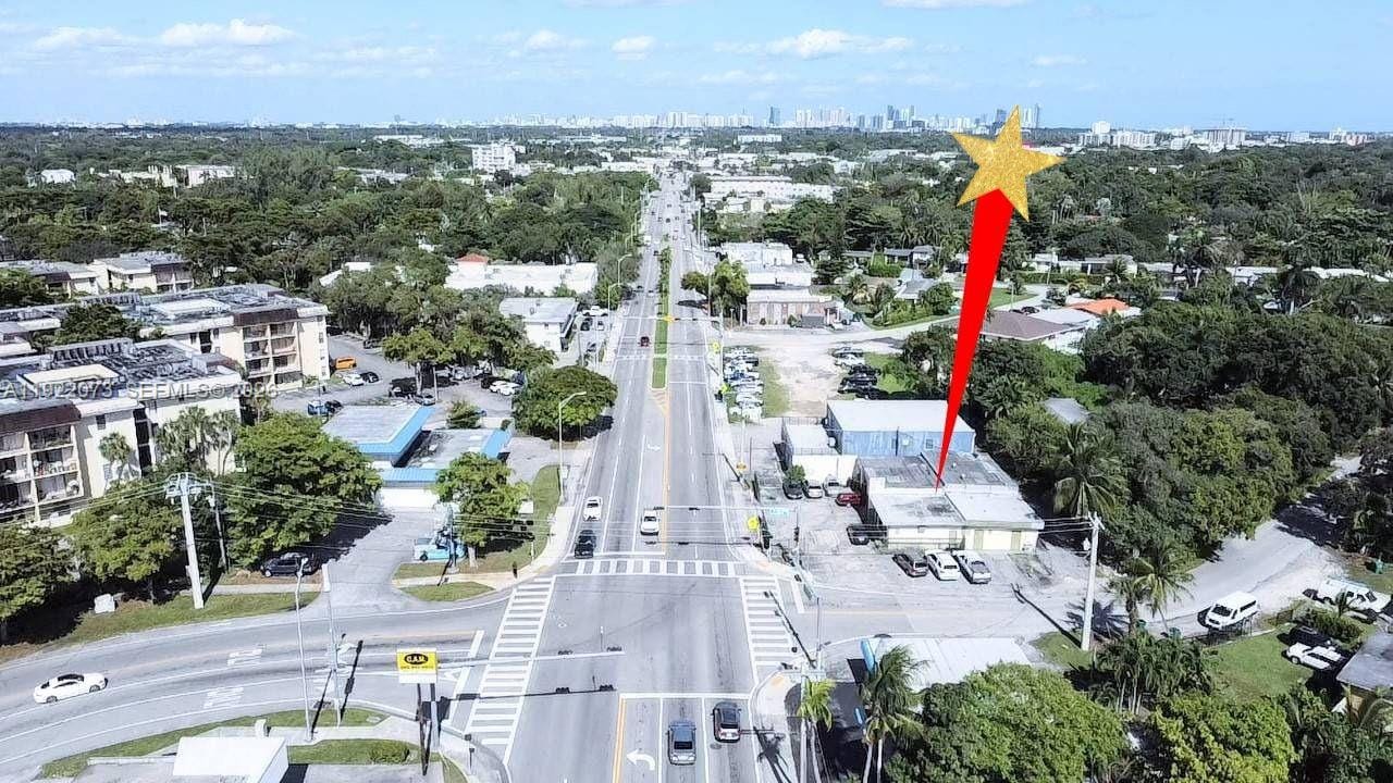 11851 W Dixie Highway, Miami, FL 33161 photo 2
