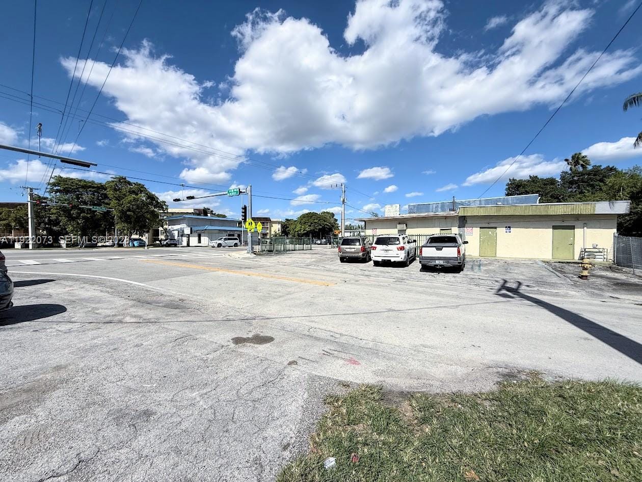 11851 W Dixie Highway, Miami, FL 33161 photo 17