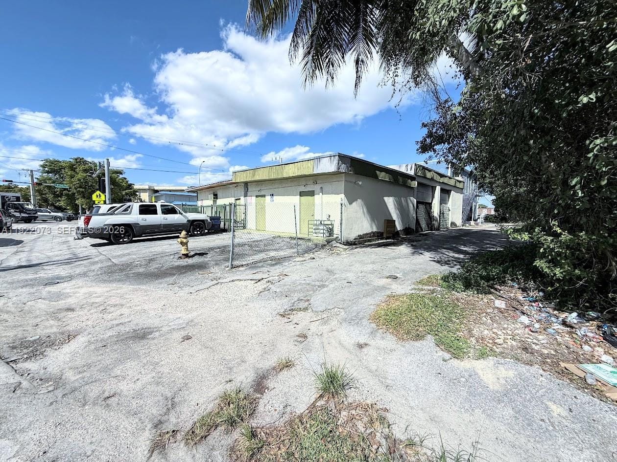11851 W Dixie Highway, Miami, FL 33161 photo 18