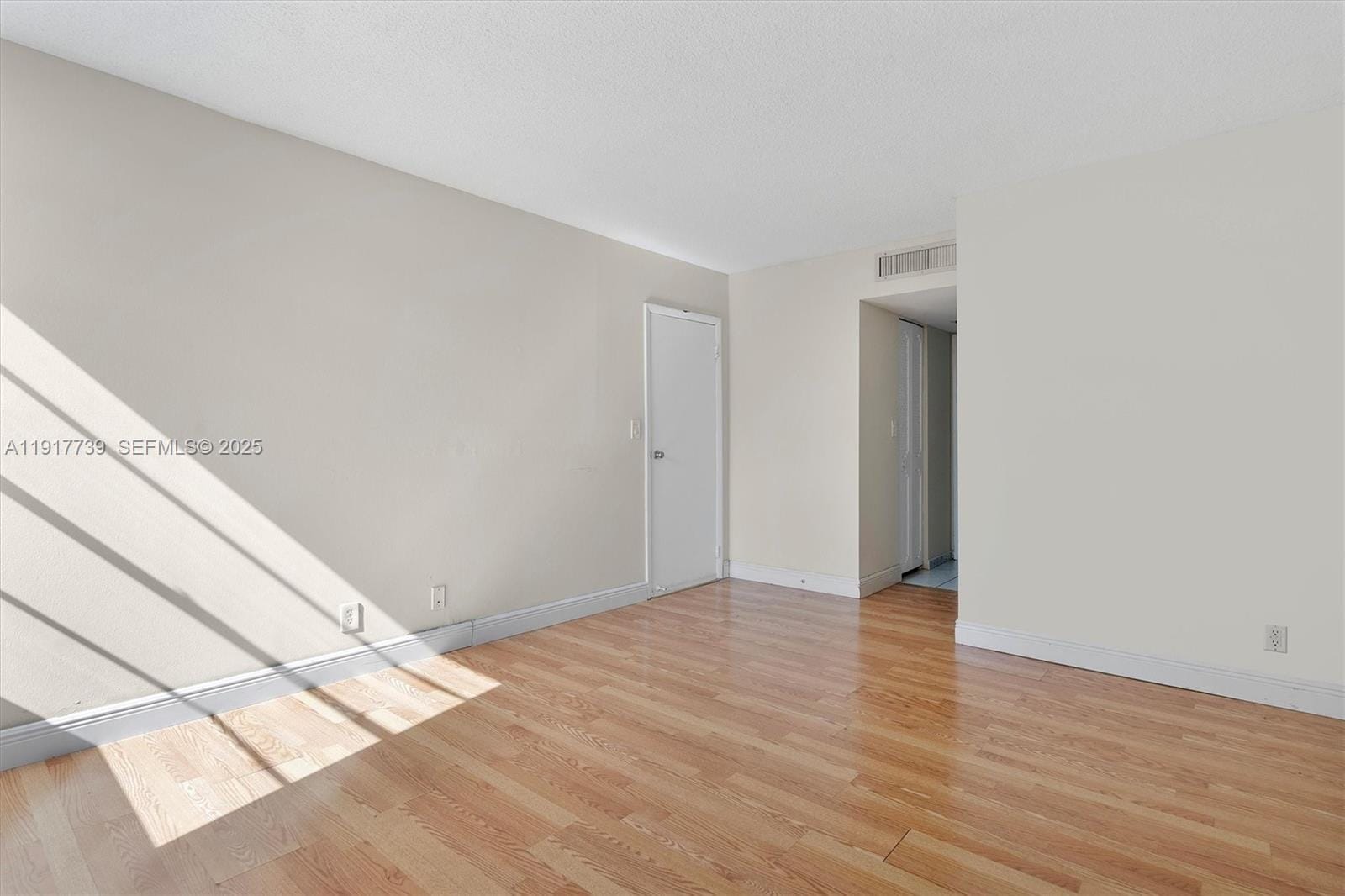 3101 N Country Club Drive 504, Aventura, FL 33180 photo 13