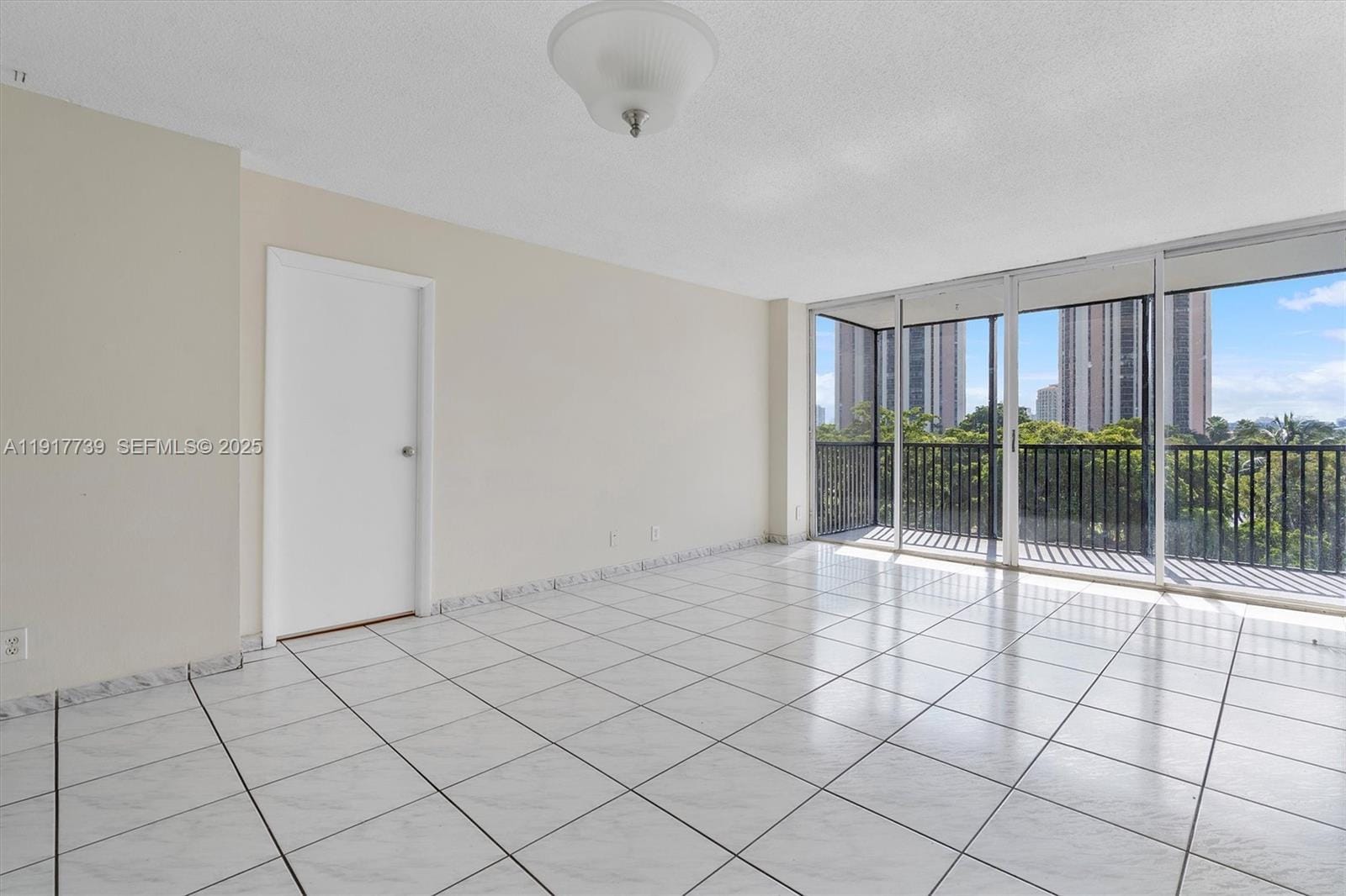 3101 N Country Club Drive 504 — photo 5