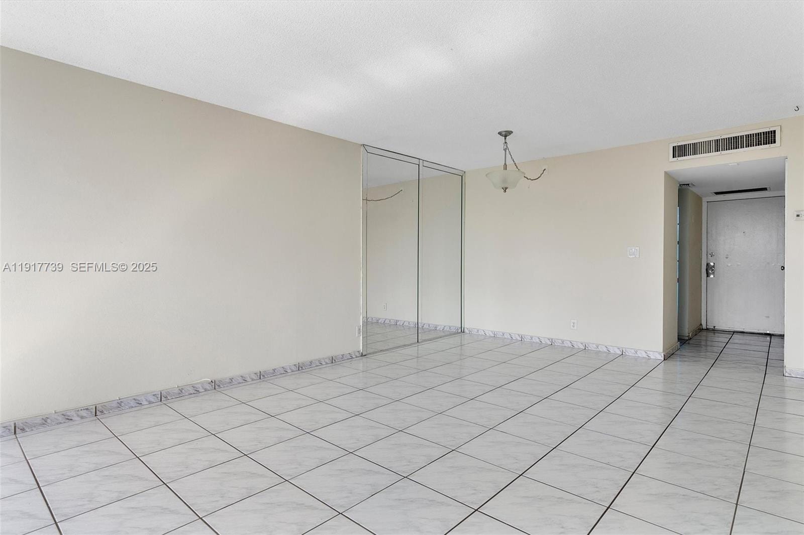 3101 N Country Club Drive 504 — photo 8