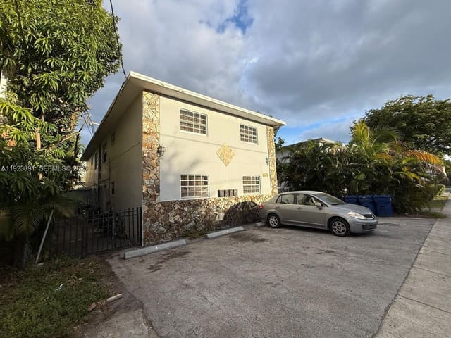 219 NW 10th Avenue, sold in Lawrence Estate East, Miami, FL