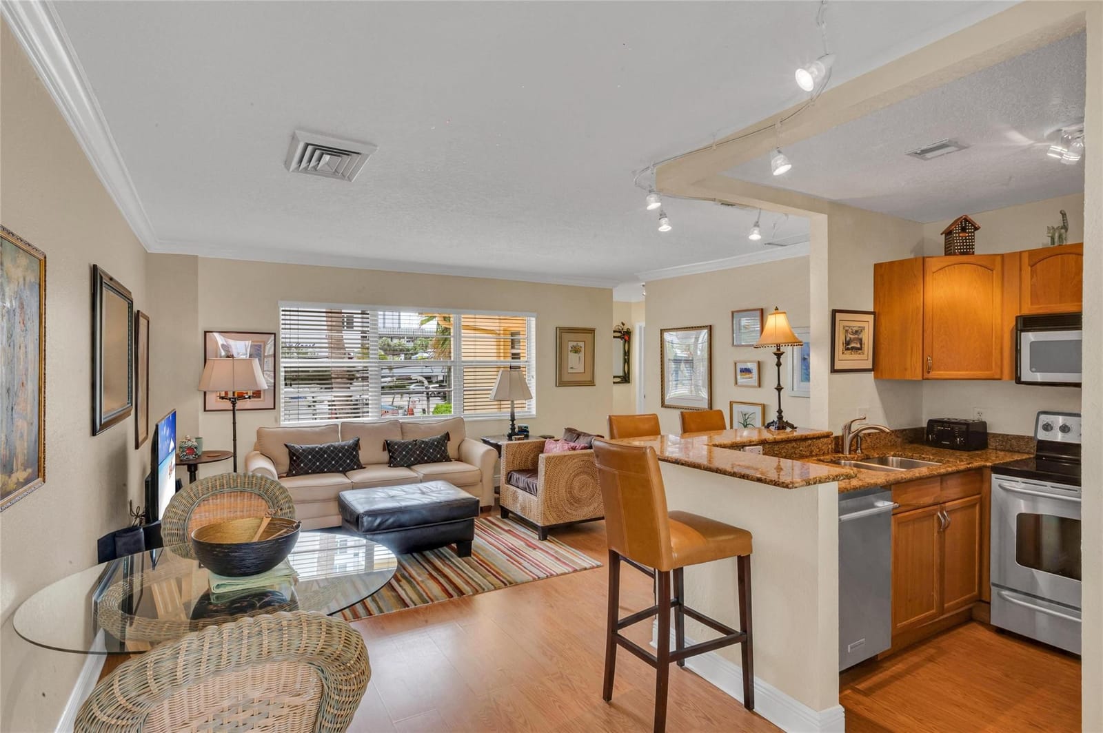 341 N Birch Road 204 — photo 8