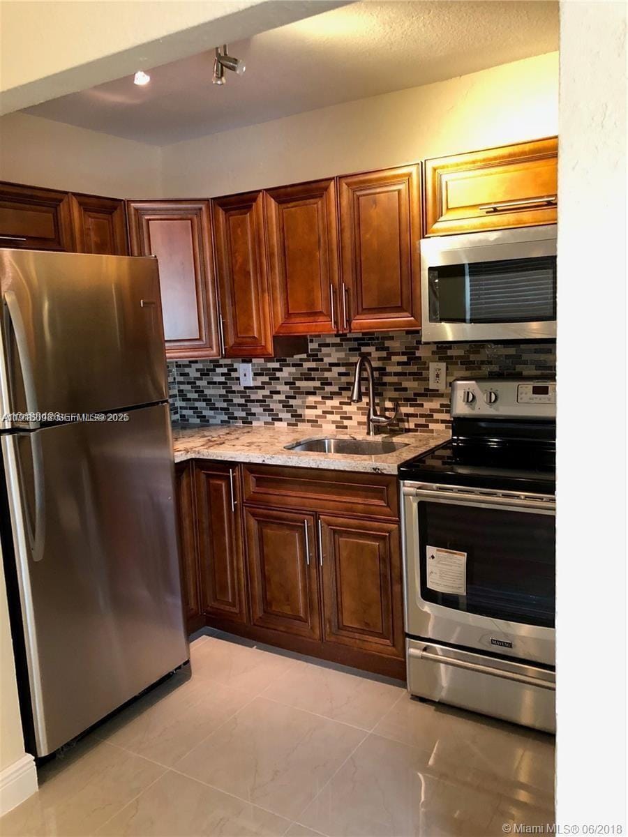 3265 Griffin Road 101, Dania Beach, FL 33312 photo 4