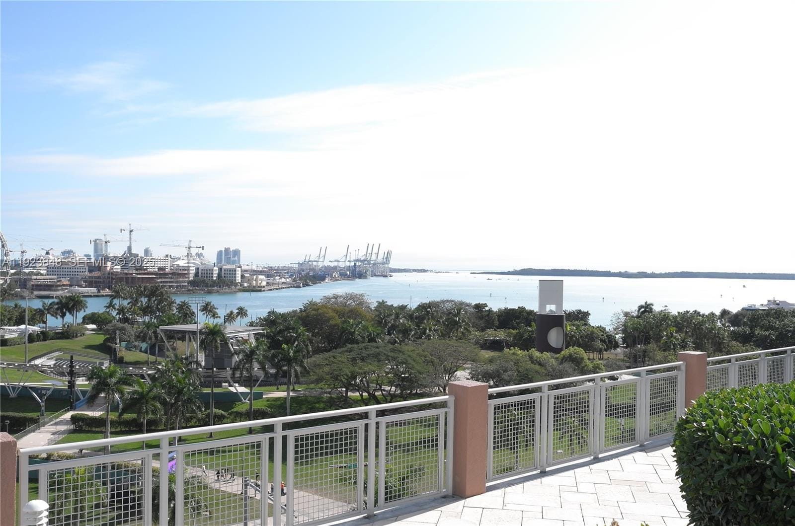 253 NE 2nd Street 908, Miami, FL 33132 photo 18