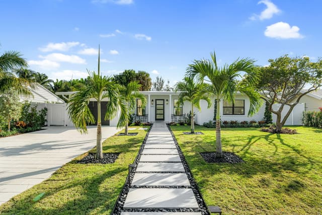 433 Aylesbury Road, sold in Chevy Chase, Coral Springs, FL