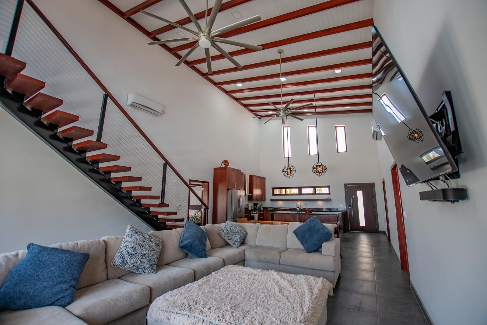 238 Placencia Road — photo 10