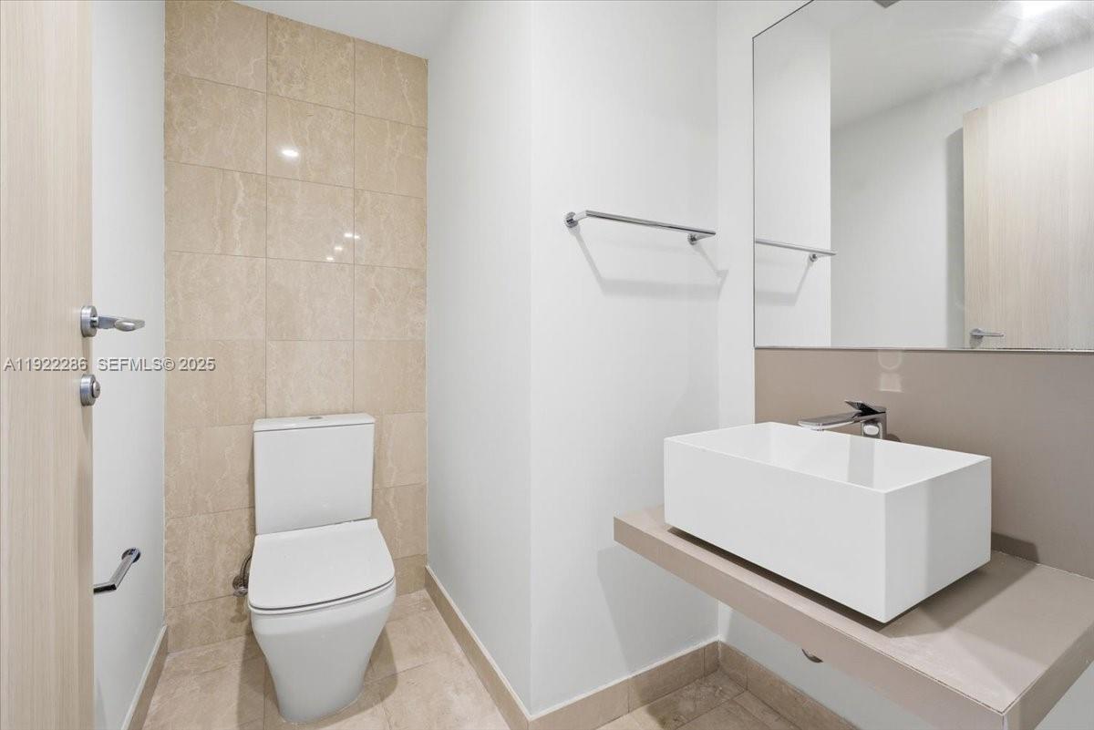 1000 Brickell Plaza 3211, Miami, FL 33131 photo 2
