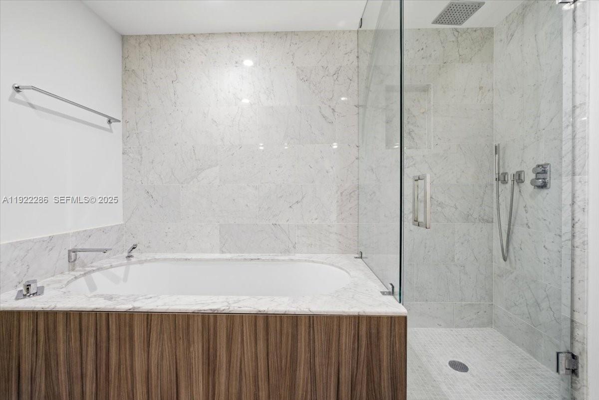 1000 Brickell Plaza 3211, Miami, FL 33131 photo 22