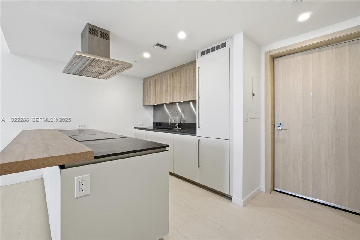 1000 Brickell Plaza 3211, Miami, FL 33131 photo 4
