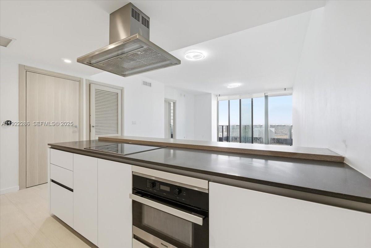 1000 Brickell Plaza 3211, Miami, FL 33131 photo 6