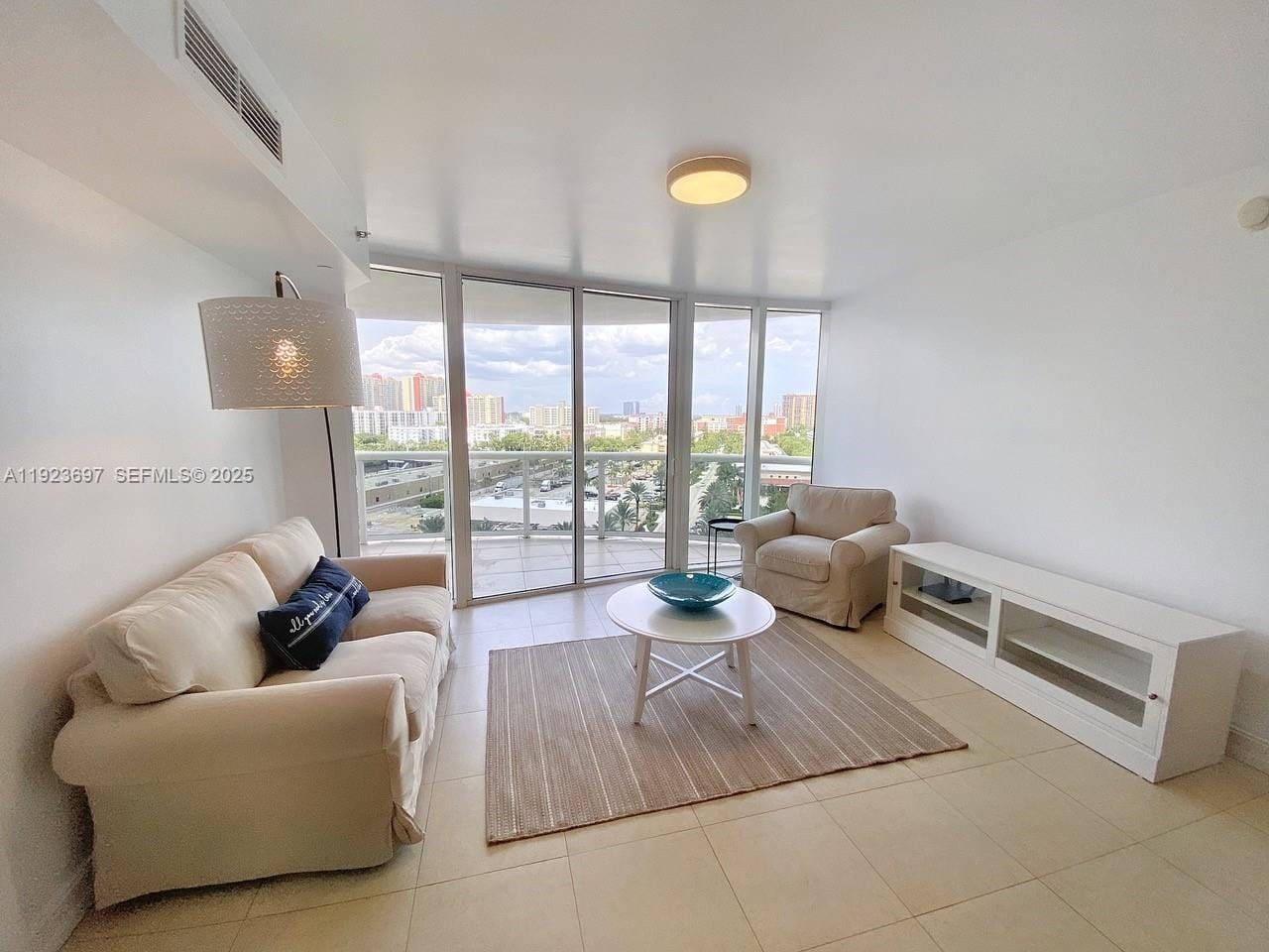 17201 Collins Avenue 1009, Sunny Isles Beach, FL 33160 photo 2