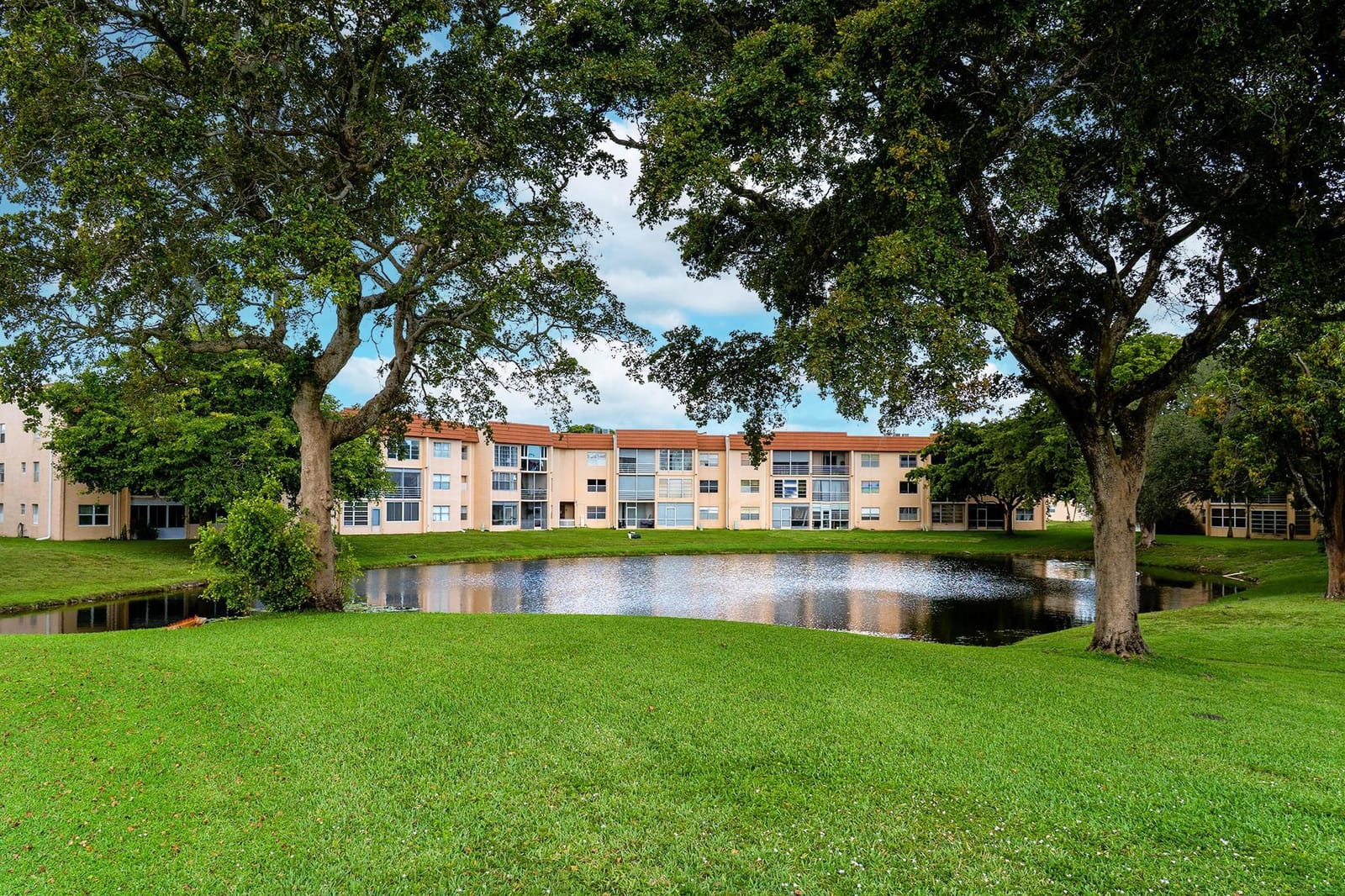 9061 Sunrise Lakes Boulevard 109, Sunrise, FL 33322 photo 16