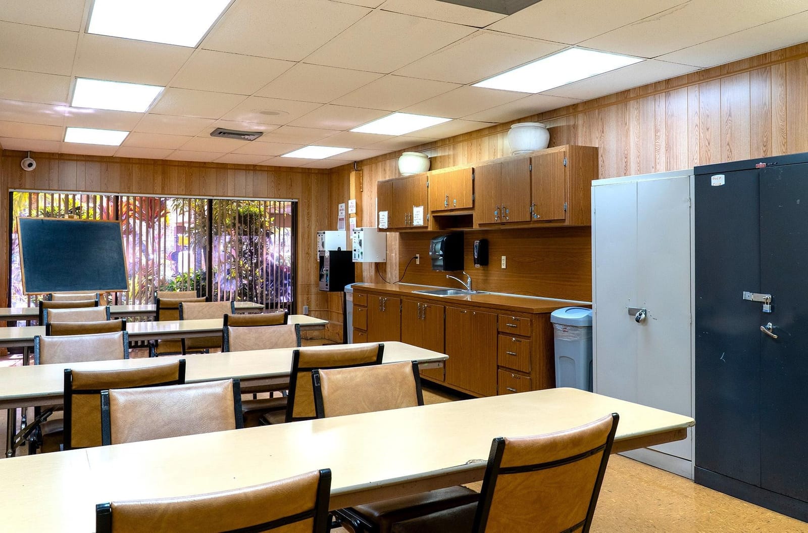 9061 Sunrise Lakes Boulevard 109, Sunrise, FL 33322 photo 25