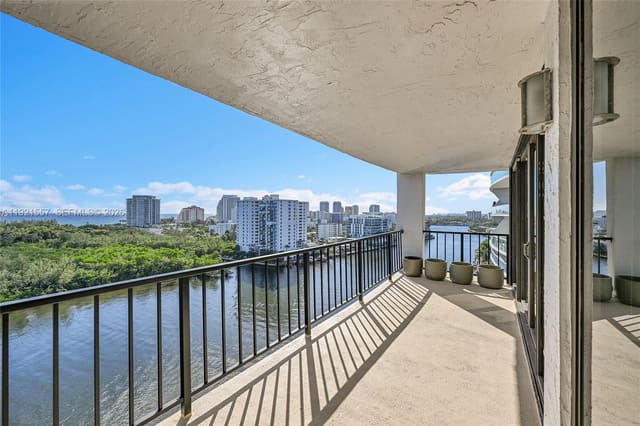 936 Intracoastal Drive 15H, Fort Lauderdale, FL 33304
