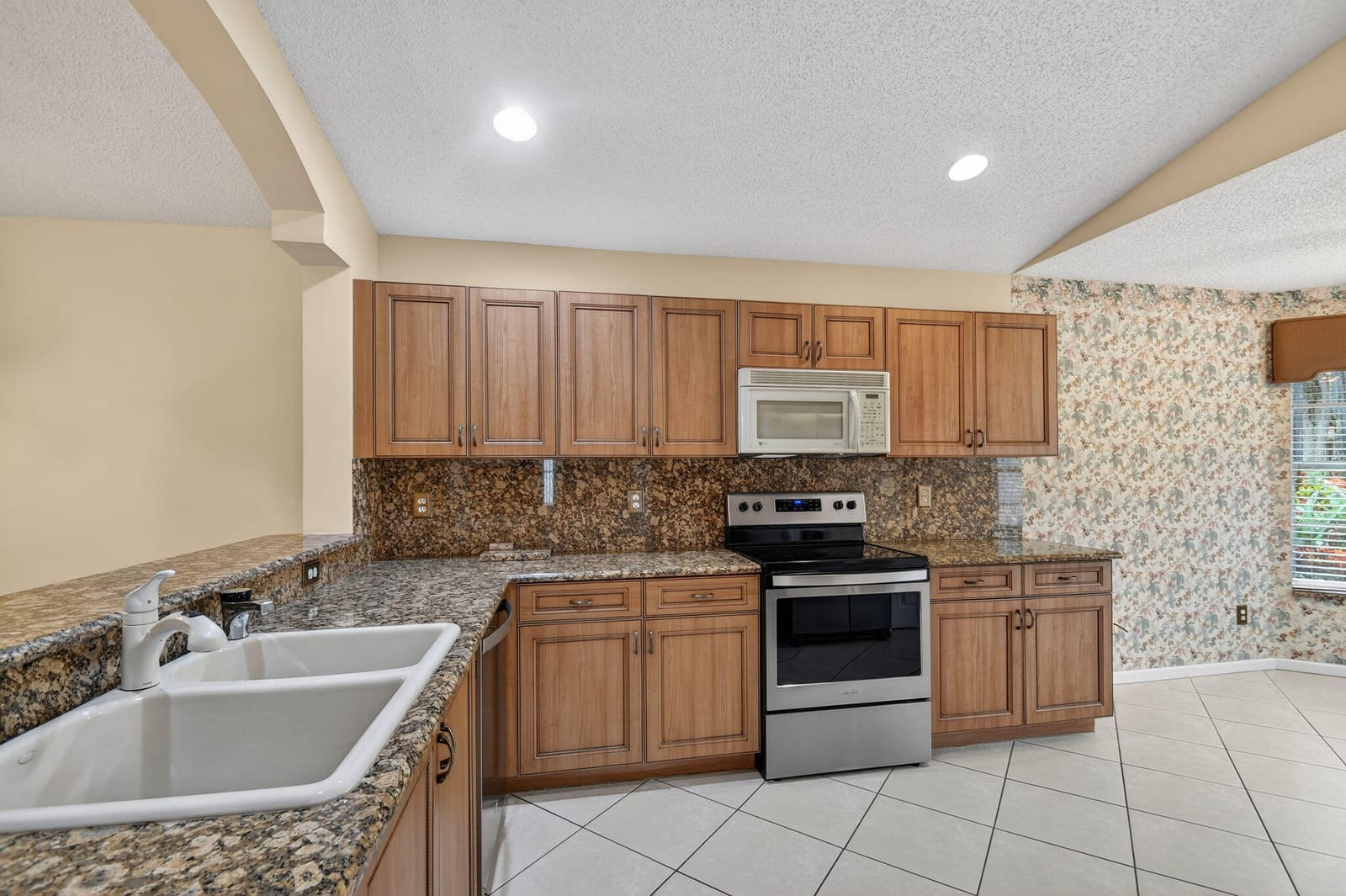 6568 Malta Drive — photo 9