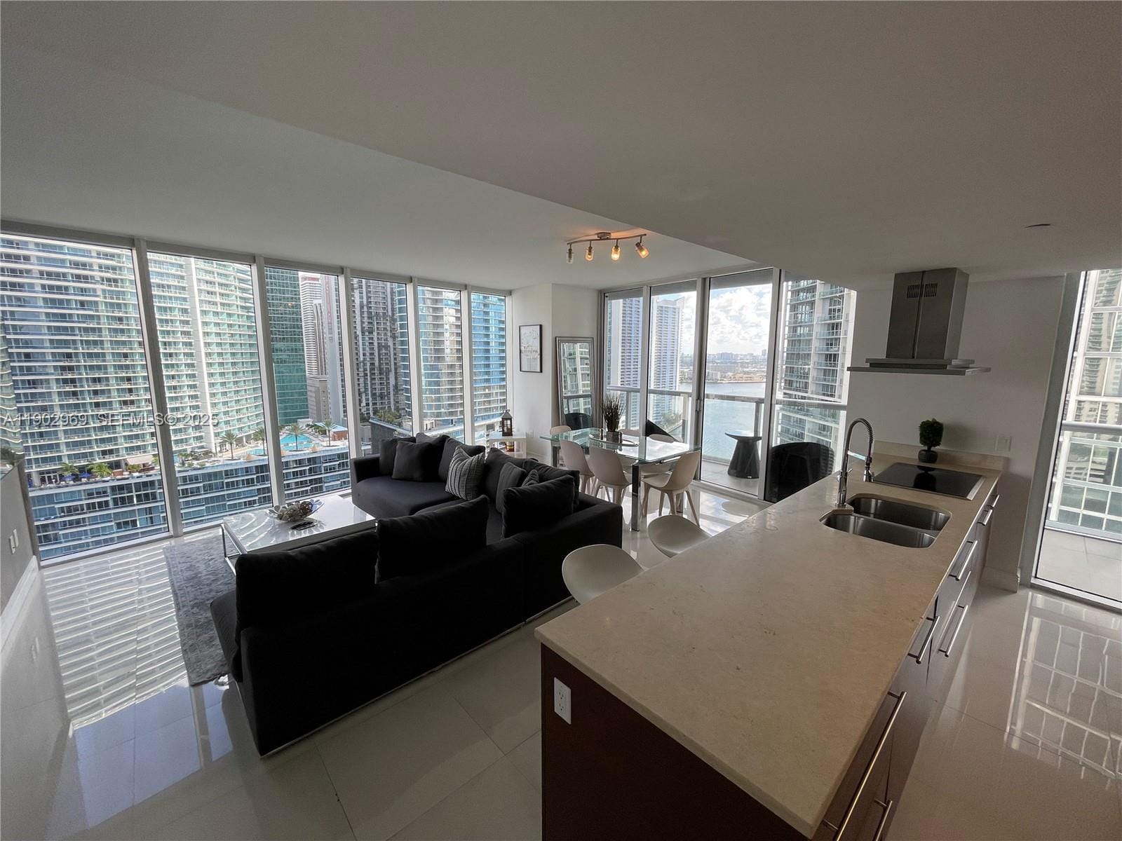 485 Brickell Avenue 2602, Miami, FL 33131 photo 15