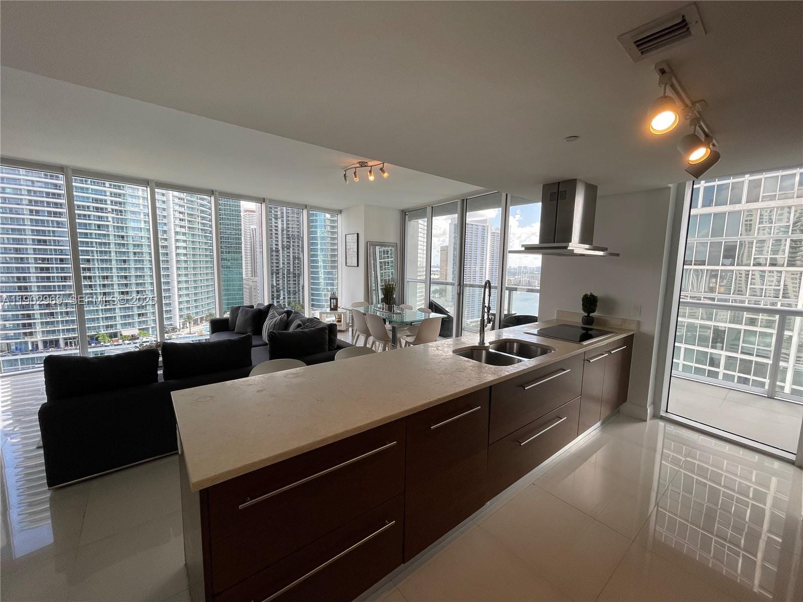 485 Brickell Avenue 2602, Miami, FL 33131 photo 16