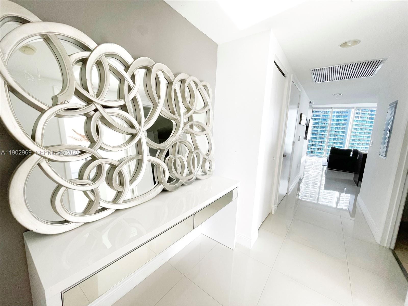 485 Brickell Avenue 2602 — photo 3
