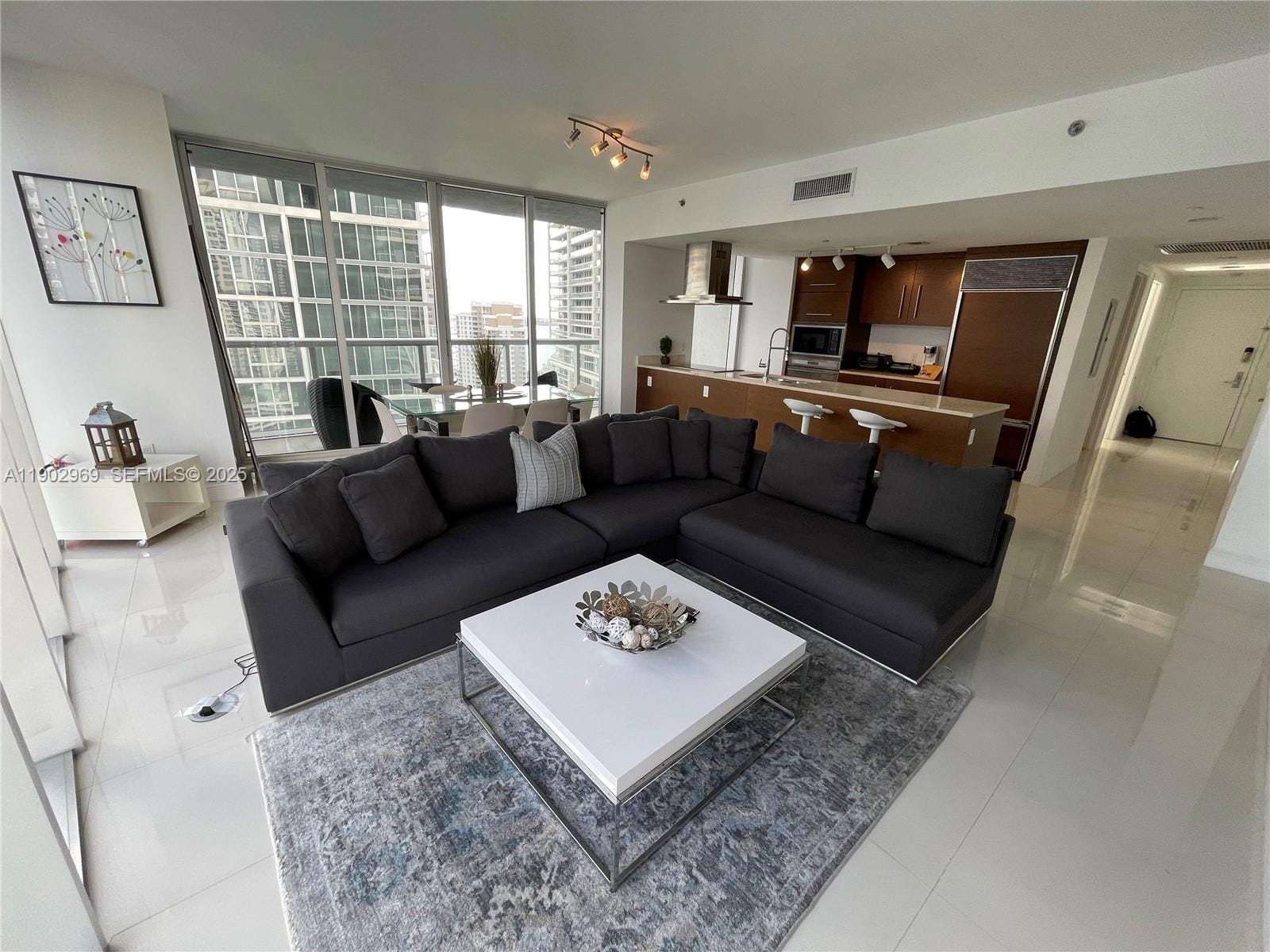 485 Brickell Avenue 2602 — photo 4