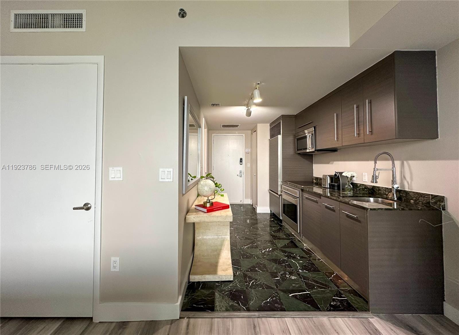 485 Brickell Avenue 4405, Miami, FL 33131 photo 10