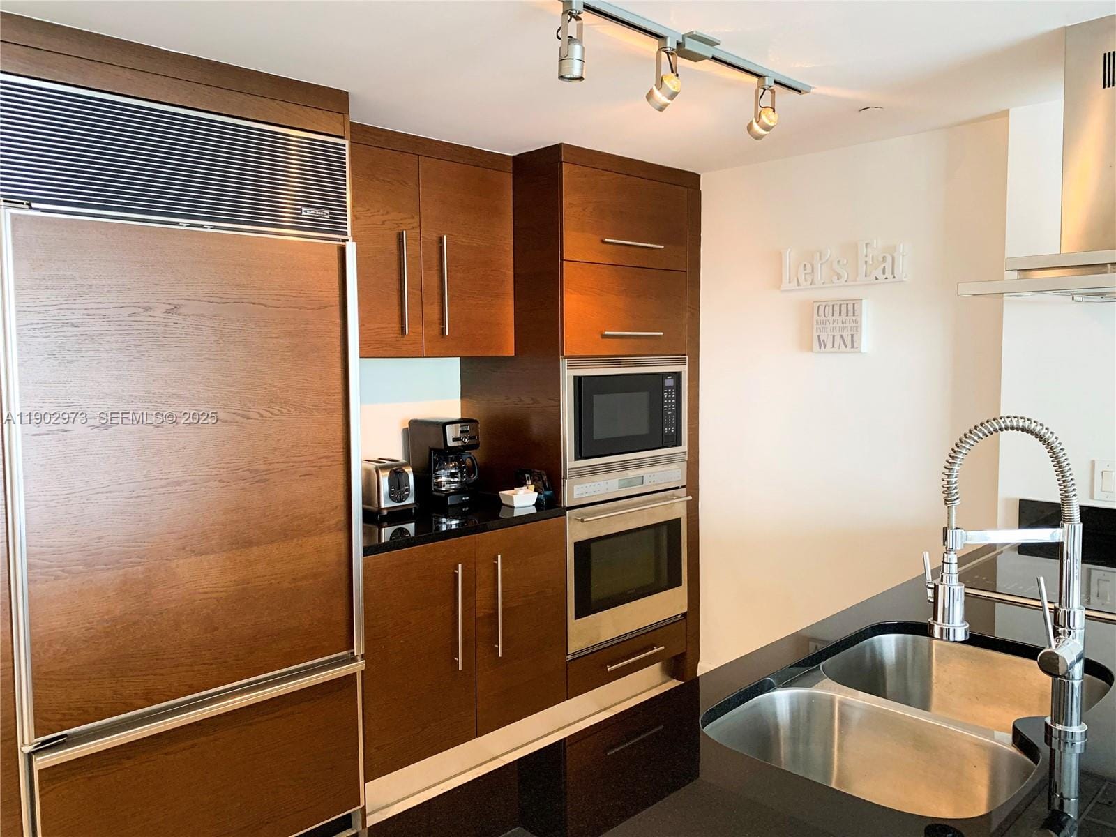 485 Brickell Avenue 2203 — photo 5